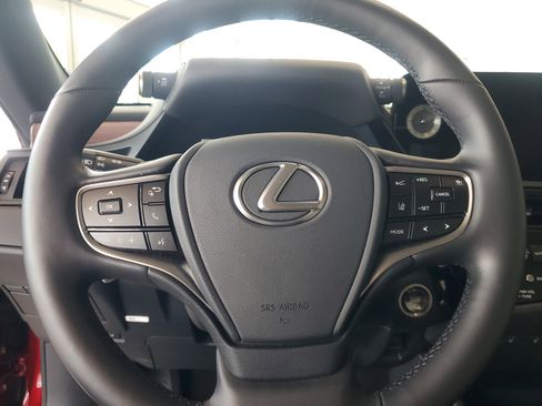 Used 2025 Lexus ES 350 w/ Premium Package image 20