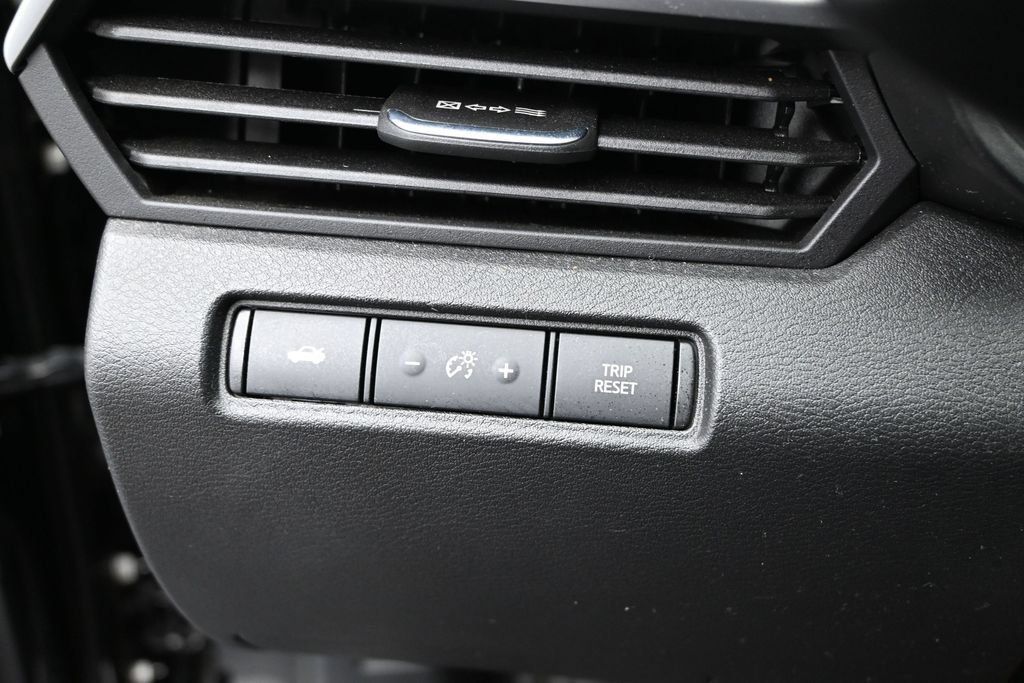 Used 2025 Nissan Altima 2.5 SR FWD image 16