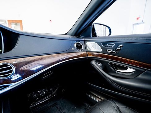Used 2015 Mercedes-Benz S 550 Sedan image 41