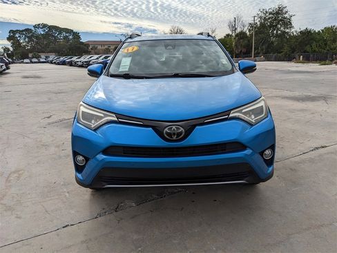 Used 2017 Toyota RAV4 Limited image 4