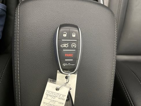 Used 2022 Alfa Romeo Stelvio Ti AWD/4WD image 10