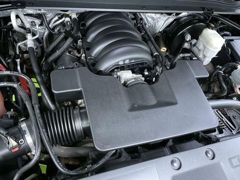 Used 2016 Chevrolet Suburban LT image 31