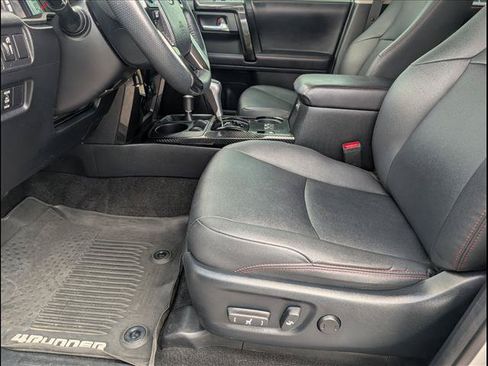 Used 2019 Toyota 4Runner TRD Off-Road Premium AWD/4WD image 9