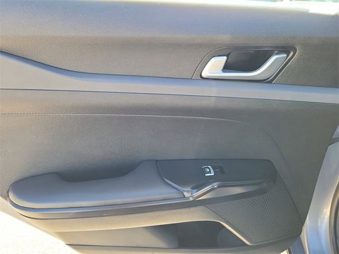 Used 2023 Kia K5 LXS image 15