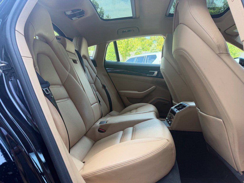 Certified 2023 Porsche Panamera 4S AWD/4WD image 20