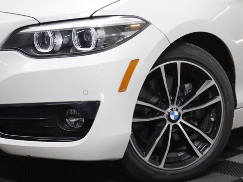 Used 2020 BMW 230i xDrive Convertible w/ Convenience Package image 3