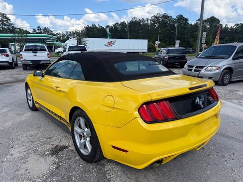 Used 2016 Ford Mustang Convertible RWD image 7