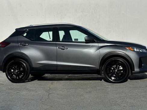Used 2023 Nissan Kicks SV FWD image 2