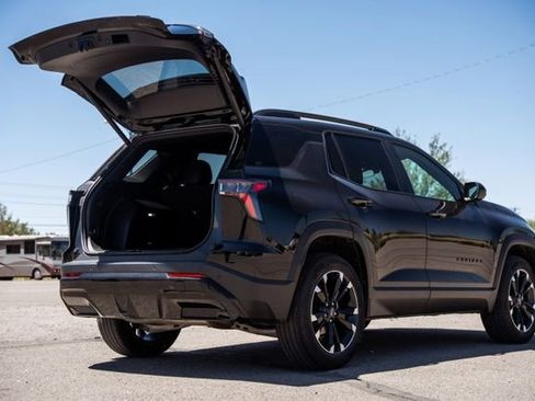 Used 2025 Chevrolet Equinox RS AWD/4WD image 5