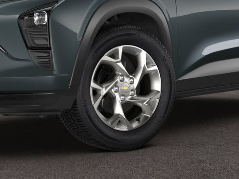 New 2026 Chevrolet Trax LS w/ LS Convenience Package FWD image 4