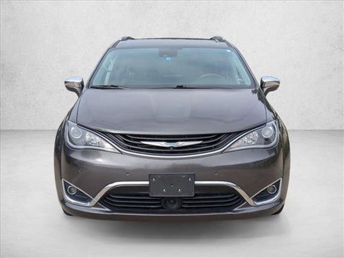 Used 2019 Chrysler Pacifica Limited w/ Advanced Safetytec Group FWD image 2