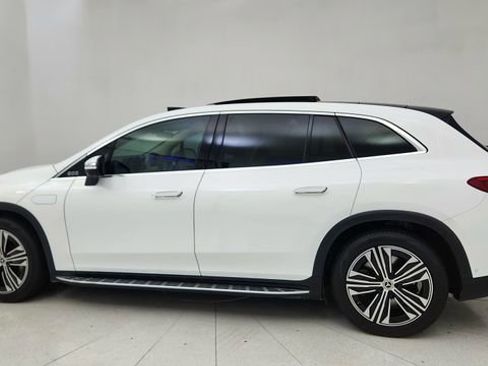 Used 2023 Mercedes-Benz EQS 450+ SUV image 4