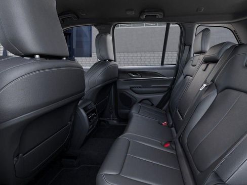 New 2025 Jeep Grand Cherokee Limited image 23