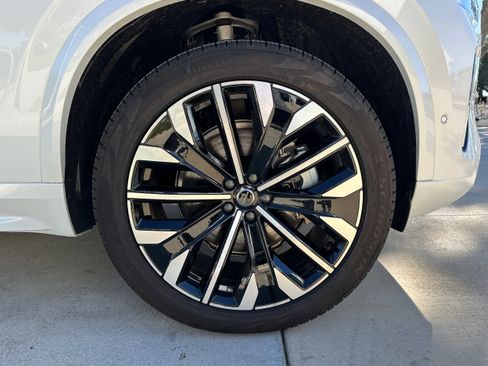 New 2026 Volvo XC90 B6 Plus w/ Protection Package Premier AWD/4WD image 7