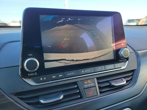 Used 2025 Nissan Altima 2.5 SV image 27