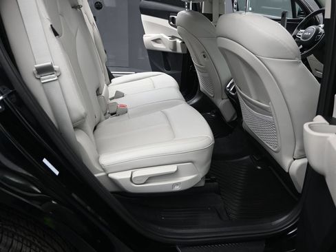 Certified 2025 Kia Sorento S AWD/4WD image 16