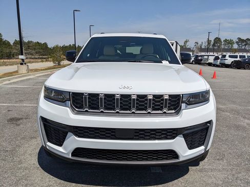 New 2026 Jeep Grand Cherokee Limited image 18