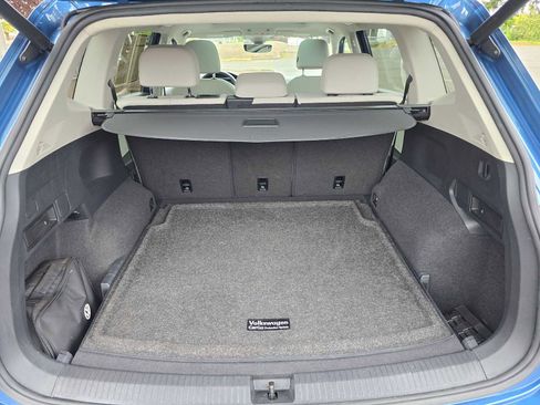 Used 2020 Volkswagen Tiguan SEL AWD/4WD image 14