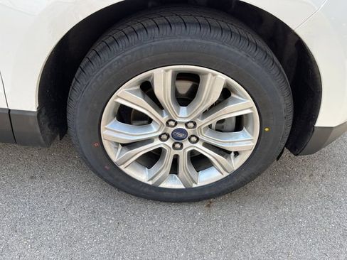 Used 2020 Ford Edge Titanium AWD/4WD image 42