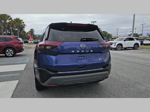 Used 2023 Nissan Rogue SV image 31