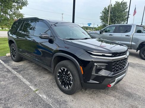 Used 2024 Chevrolet Traverse Z71 w/ Enhanced Driving Package AWD/4WD image 2