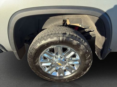 Used 2024 Chevrolet Silverado 3500 High Country w/ Technology Package image 11