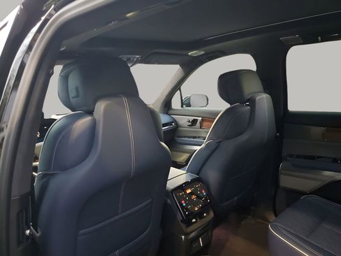New 2026 Cadillac Vistiq Premium Luxury AWD/4WD image 19