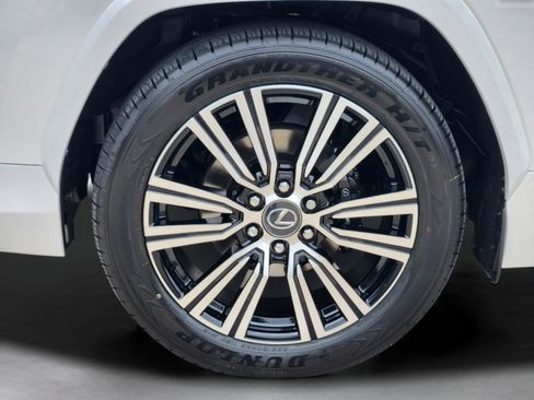 New 2026 Lexus LX 600 4WD w/ Luxury Package image 23