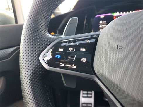 Certified 2024 Volkswagen Golf R image 27