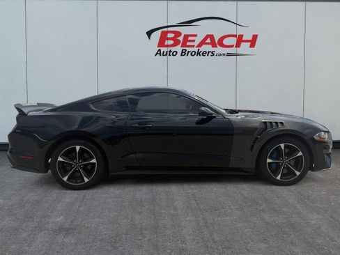 Used 2019 Ford Mustang Coupe RWD image 9