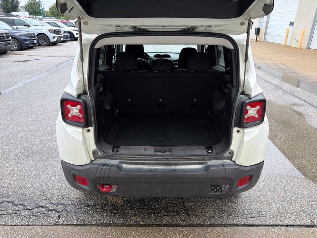 Used 2023 Jeep Renegade Trailhawk AWD/4WD image 14