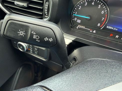 Used 2022 Ford Explorer XLT w/ Equipment Group 202A RWD image 29