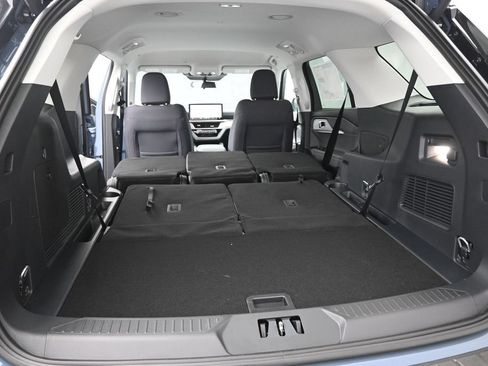 New 2026 Ford Explorer Active RWD image 22