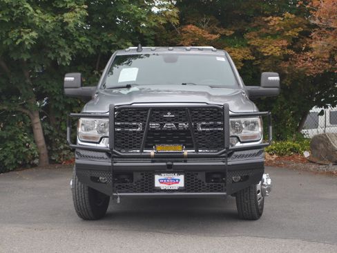 Used 2024 RAM 3500 Big Horn w/ Towing Technology Group AWD/4WD image 38