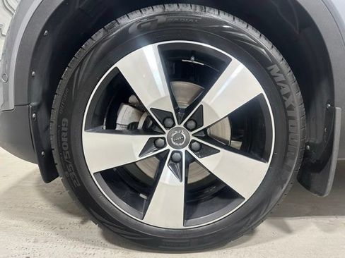 Used 2019 Volvo XC40 T5 Momentum AWD/4WD image 23
