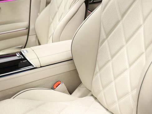 Used 2024 Mercedes-Benz Maybach S 580 S 580 4MATIC Sedan 4D image 23