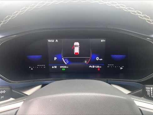 Used 2022 Volkswagen Taos SE w/ Panoramic Sunroof Package image 24