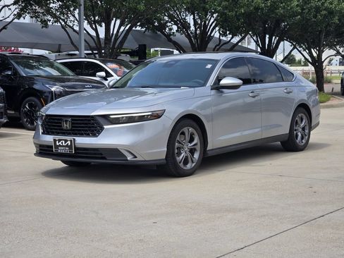 Used 2024 Honda Accord EX image 2