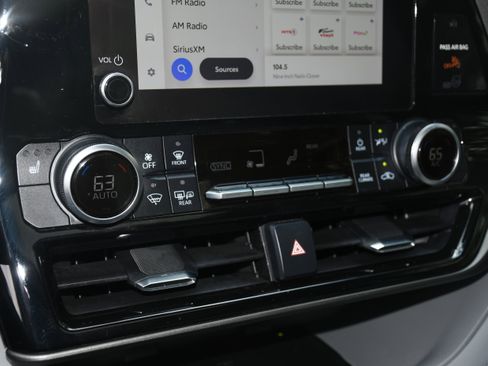 Certified 2024 Toyota Highlander XLE image 15