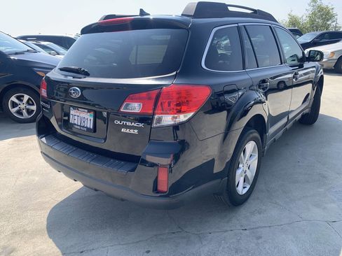 Used 2014 Subaru Outback 2.5i Premium AWD/4WD image 9