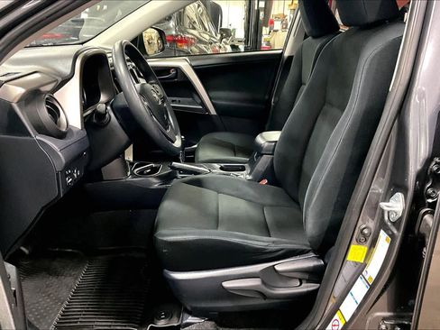 Used 2018 Toyota RAV4 LE w/ All Weather Liner Package image 9