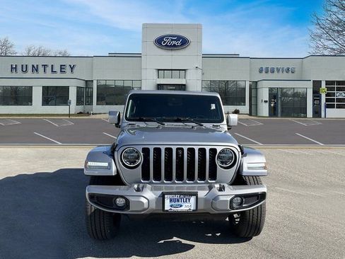 Used 2021 Jeep Wrangler Unlimited Sahara image 3