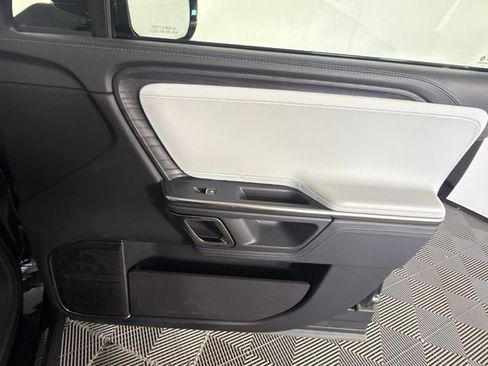 Used 2023 Rivian R1S Adventure AWD/4WD image 35