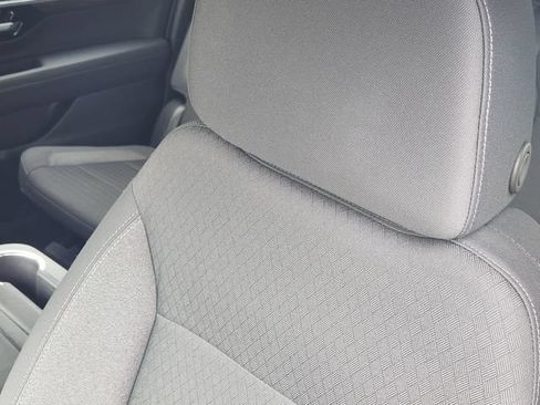 Used 2025 Chevrolet Suburban LS RWD image 20