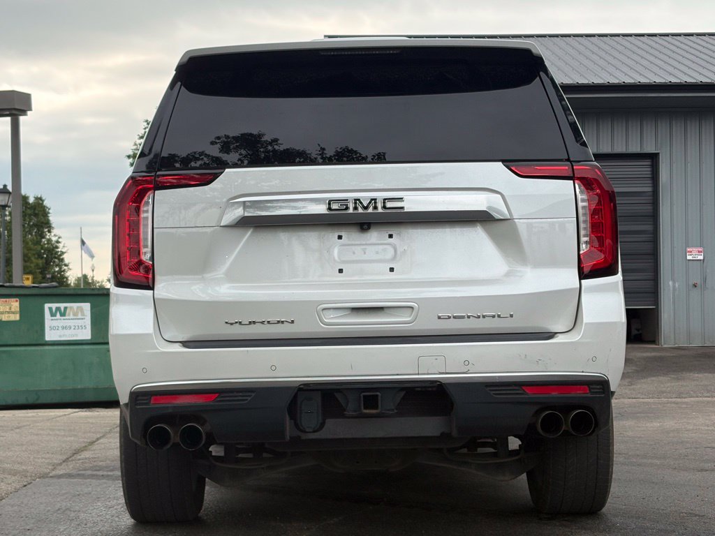 Used 2022 GMC Yukon XL Denali AWD/4WD image 9