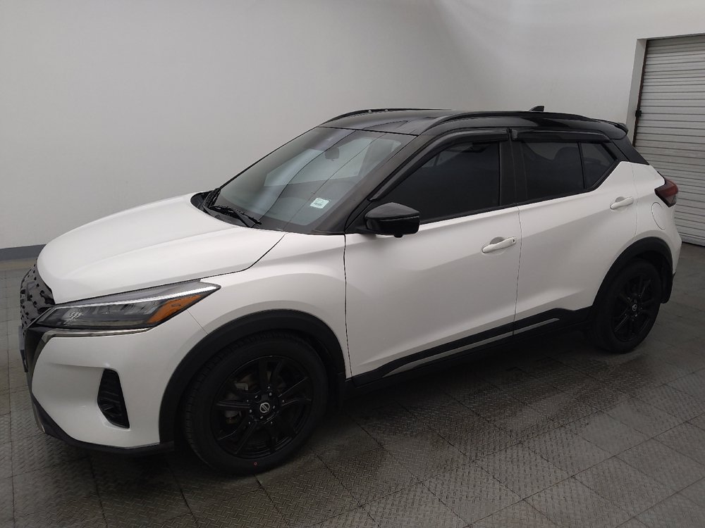 Used 2021 Nissan Kicks SR FWD image 2
