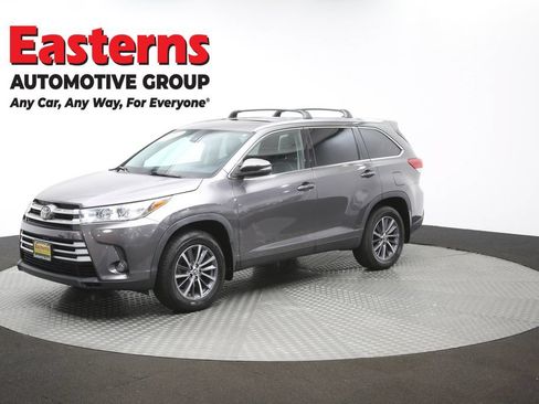 Used 2019 Toyota Highlander XLE AWD/4WD image 60
