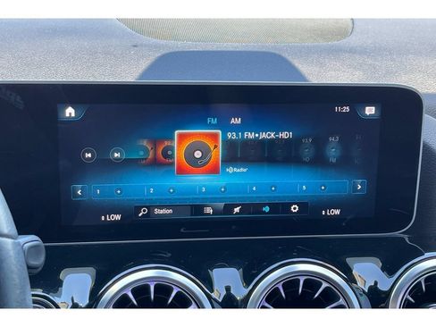 Used 2021 Mercedes-Benz GLA 250 image 26