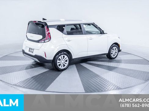 Used 2025 Kia Soul LX image 10