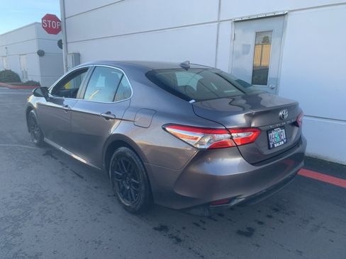 Used 2019 Toyota Camry L image 2